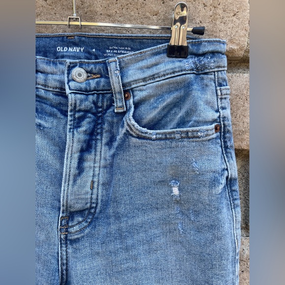 Old Navy Extra High-Rise Sky-High Straight Jeans Size 4 - Picture 2 of 8